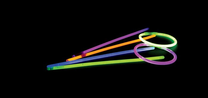 lovejectum's tweet photo. glow sticks! https://t.co/xMmkPTZesh