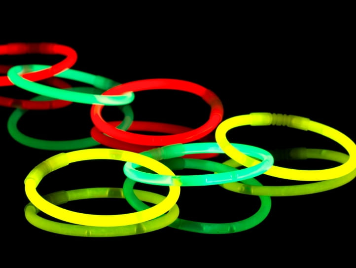 lovejectum's tweet photo. glow sticks! https://t.co/xMmkPTZesh
