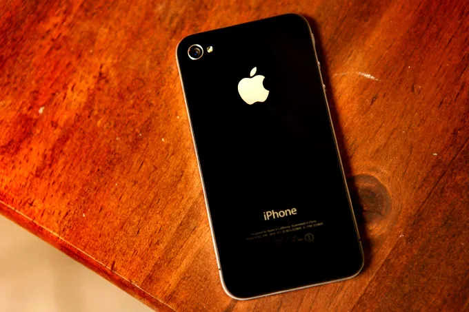 lovejectum's tweet photo. hello iphone4. hi. https://t.co/ickbS45zXv