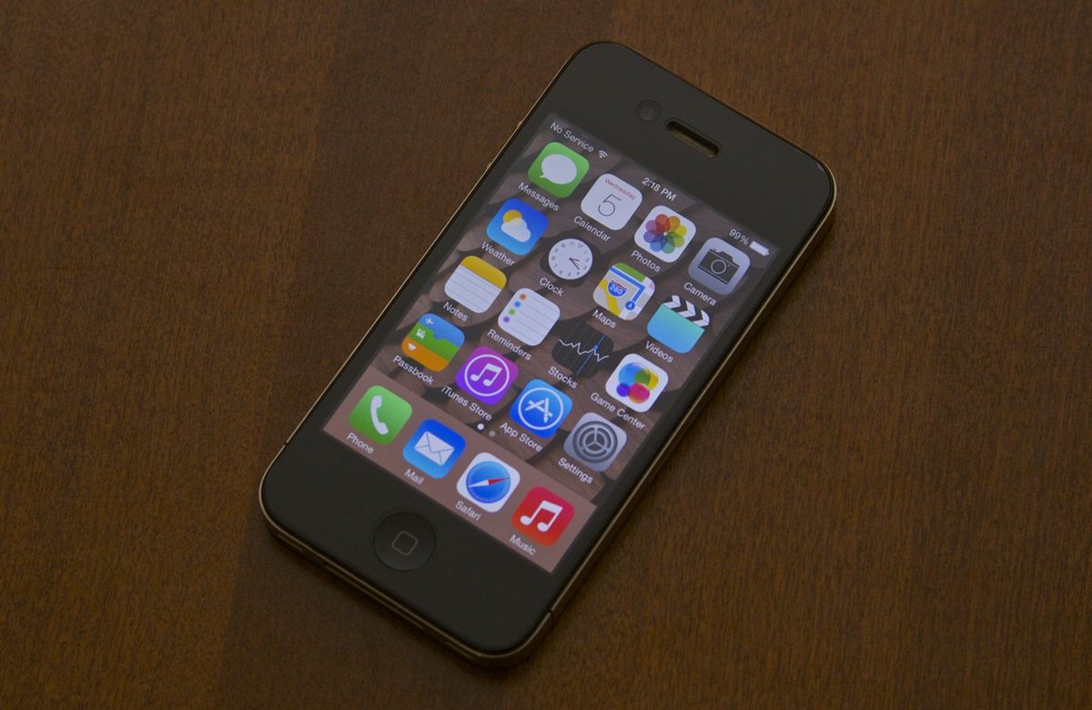 lovejectum's tweet photo. hello iphone4. hi. https://t.co/ickbS45zXv