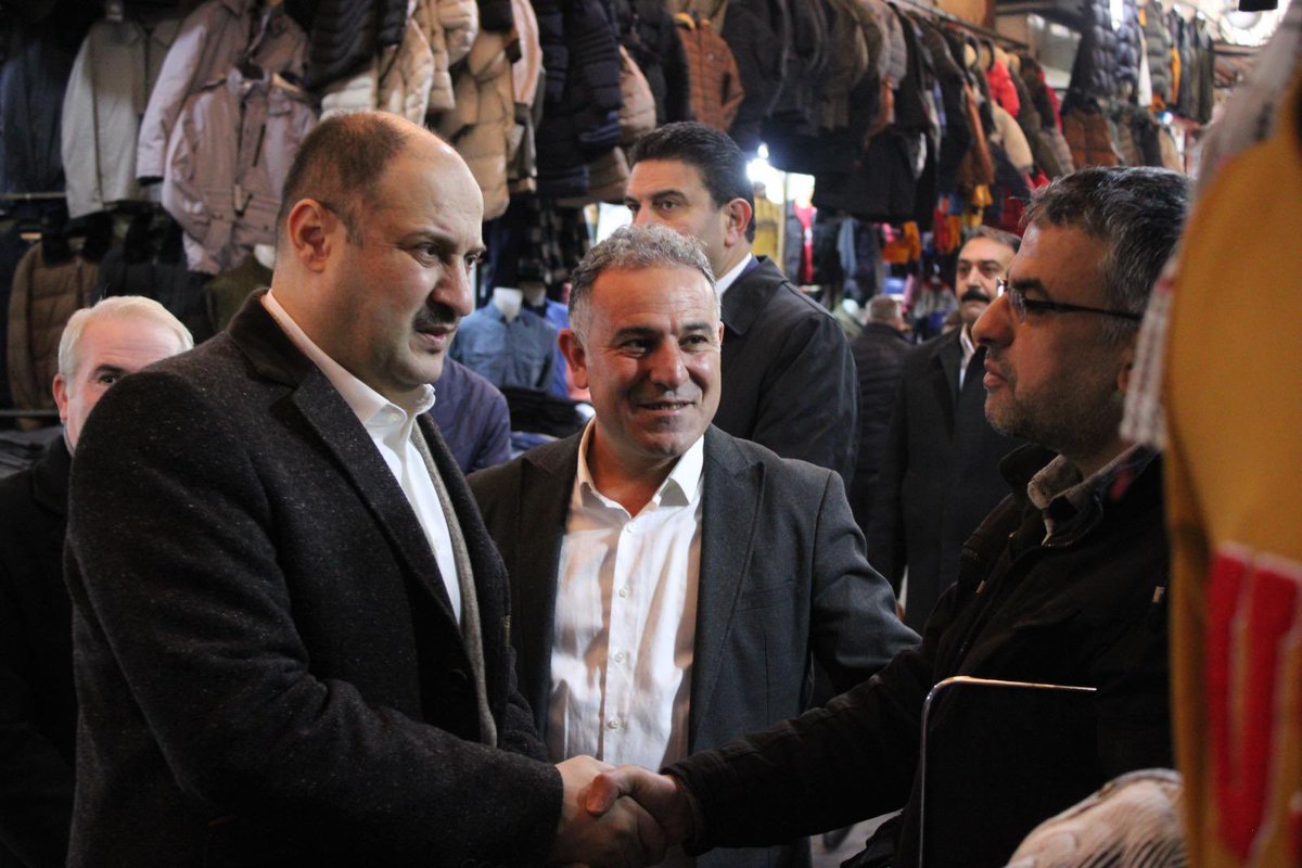 BTEKATLI63's tweet photo. Tevazunun, samimiyetin,hoşgörünün ve alçakgönüllülüğün örneği...

Her daim Hakk'ın yolunda,
haklının yanında olan,
hırsızın,arsızın,uğursuzun karşısında dimdik duran değerli başkanım M.Kasım Gülpınar ile Urfa için yürüyecek daha çok yolumuz var.
#MehmetKasımGülpınar https://t.co/gRwNndCm62