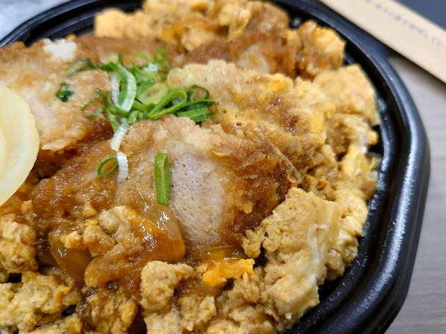 ojaru62's tweet photo. 今日のランチは
ヤマダストアーのヒレカツ丼 https://t.co/ee28uO1usO