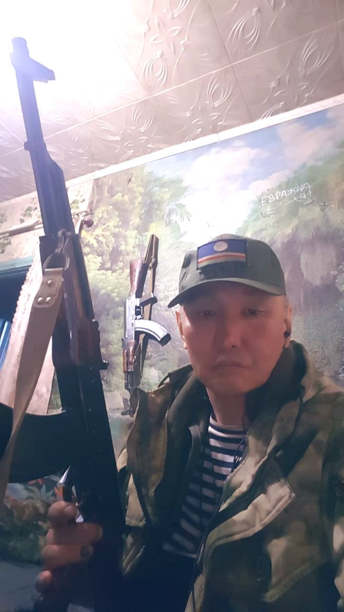 PLuWex's tweet image. 9 мая в селе Сунтар в Якутии открыли бюст Героя России и ДНР Дмитрия Егорова

..Заняв выгодную позицию, он одним из первых вступил в бой и уничтожил часть вражеской штурмовой группы, заставив остальных отступить. В том бою, осенью 23-го, морпех погиб.. 

Быть воином – жить вечно!