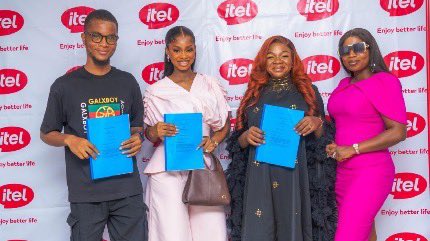 Schermata dell'app EnjoyBet che mostra giochi e bonus