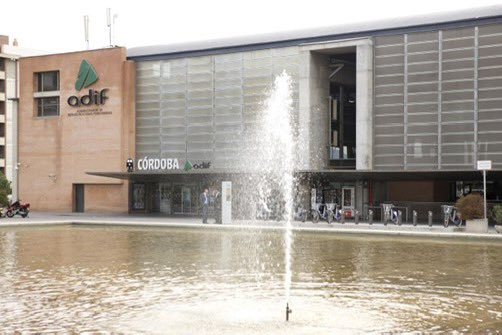 En homenaje a Julio Anguita, primer alcalde democrático de Córdoba entre 1979 y 1986, tramitamos el cambio de nombre de la estación de tren de la ciudad para que lleve su nombre.
