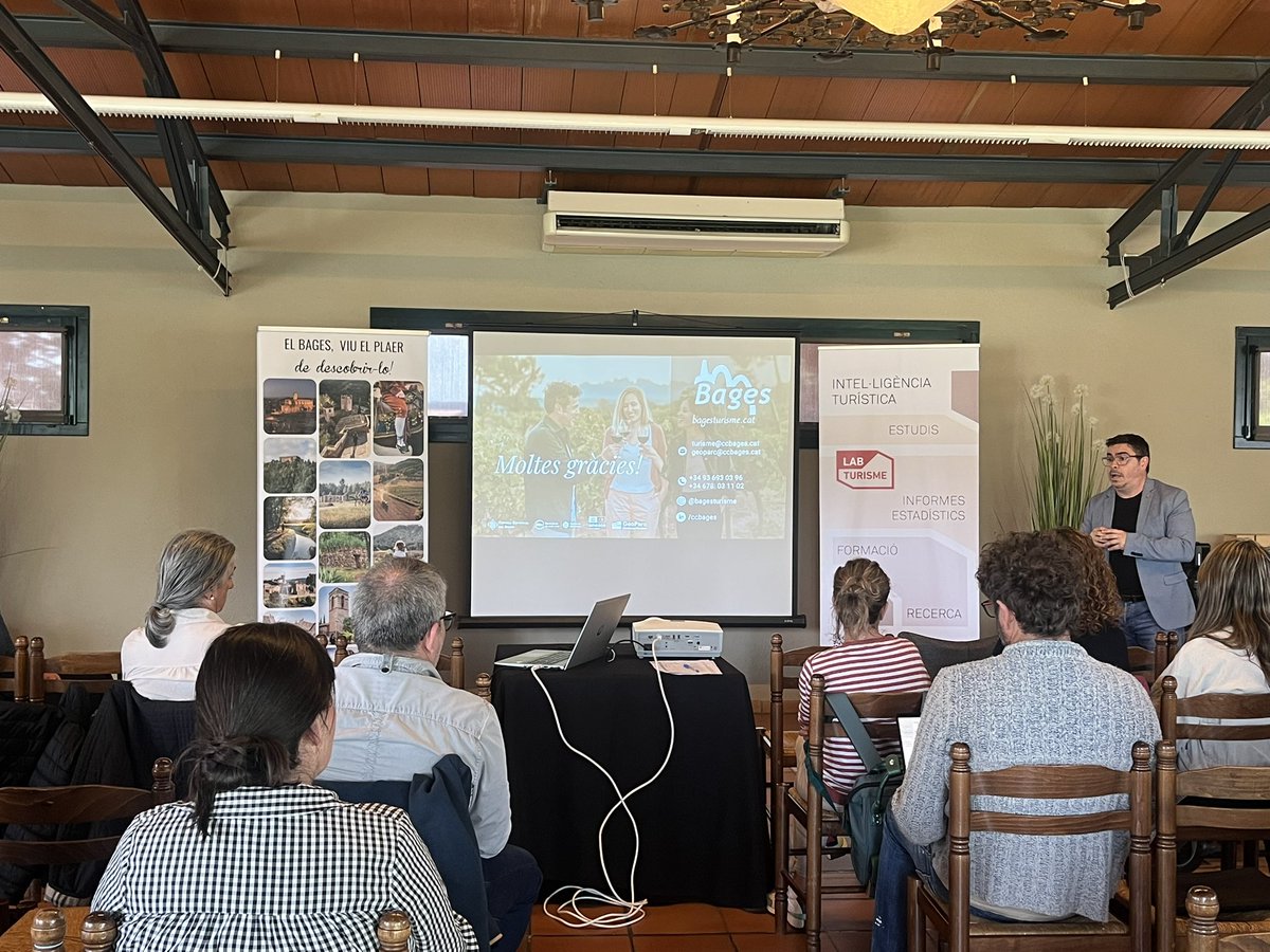 Consell Comarcal del Bages (@consellbages) on Twitter photo 🏨 Des de <a href="/bagesturisme/">Bages Turisme</a> s’ha impulsat la jornada d’allotjaments, amb una vintena de participants, informació específica de <a href="/mossos/">Mossos</a> sobre el nou registre de viatgers i transferència de dades del Laboratori de Turisme.
🗣️Hi ha participat el Vicepresident 2n del Consell, <a href="/ematariu/">Eduard Mata Riu</a>. 🏨 Des de <a href="/bagesturisme/">Bages Turisme</a> s’ha impulsat la jornada d’allotjaments, amb una vintena de participants, informació específica de <a href="/mossos/">Mossos</a> sobre el nou registre de viatgers i transferència de dades del Laboratori de Turisme.
🗣️Hi ha participat el Vicepresident 2n del Consell, <a href="/ematariu/">Eduard Mata Riu</a>.
