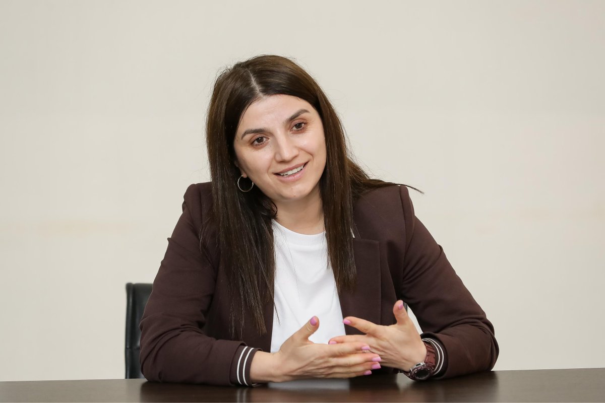 sosial_gov_az's tweet photo. Əmək və əhalinin sosial müdafiəsi naziri Anar Əliyev 📍 Xaçmaz rayonunda Xaçmaz və Qusar rayonlarının sakinlərini qəbul edib.

Qəbuldan əvvəl nazir A.Əliyev və Xaçmaz Rayon İcra Hakimiyyətinin başçısı Elnur Rzayev Ümummilli Lider Heydər Əliyevin abidəsini ziyarət ediblər.

✅ Hər bir müraciət fərdi qaydada araşdırılıb və nəticəsinə uyğun tədbirlər görülüb.

↪️ https://t.co/Gn9uLLbqwT

#ƏƏSMN #VətəndaşQəbulu