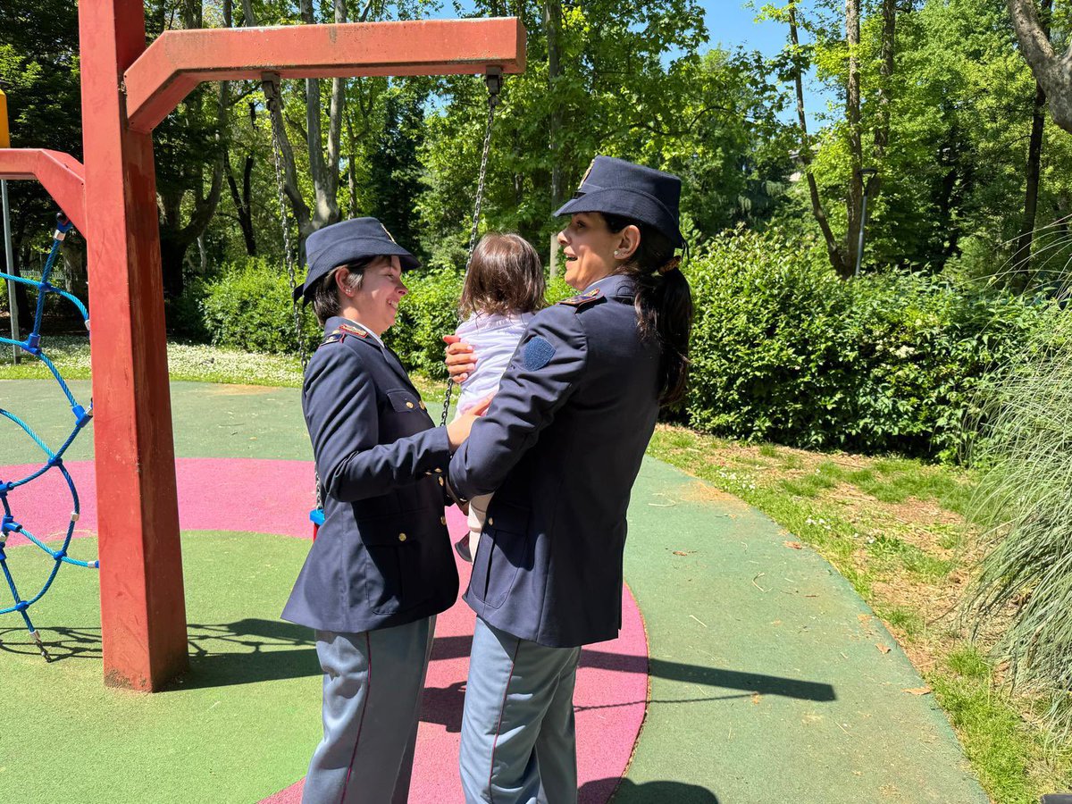 Il Viminale (@viminale) on Twitter photo Le sue ricerche non si sono mai fermate e, grazie a serrate indagini, la <a href="/poliziadistato/">Polizia di Stato</a> è riuscita a ritrovare la bambina scomparsa a Novara più di un anno fa. Era stata abbandonata dal padre, un cittadino straniero irregolare, e affidata a una donna tossicodipendente. La Le sue ricerche non si sono mai fermate e, grazie a serrate indagini, la <a href="/poliziadistato/">Polizia di Stato</a> è riuscita a ritrovare la bambina scomparsa a Novara più di un anno fa. Era stata abbandonata dal padre, un cittadino straniero irregolare, e affidata a una donna tossicodipendente. La