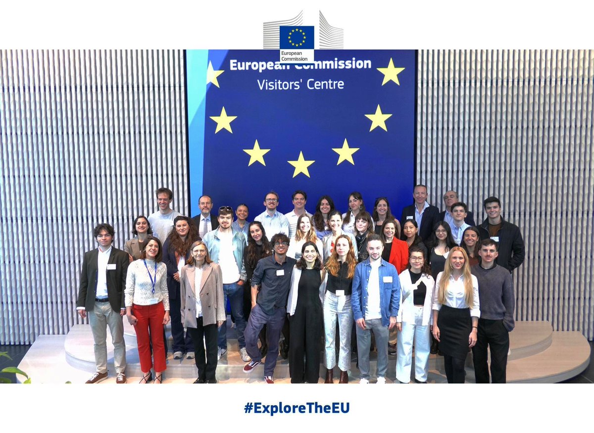 🇪🇺 Interesante visita a las instituciones de la Unión Europea en Bruselas con <a href="/ComisionEuropea/">Comisión Europea en España</a> con estudiantes de Másteres de #Periodismo, con compañeros de <a href="/EdPeriodismo/">Escuela UAM-EL PAÍS</a> <a href="/Master_ElMundo/">Máster en Periodismo</a> y <a href="/masterelconfi/">master.elconfidencial.com (periodismo)</a> donde abordamos asuntos de Comunicación, Defensa, Migraciones y Asilo o IA