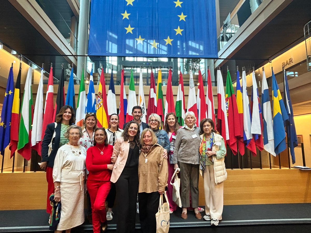 Una delegación de Mujeres en Igualdad, encabezada por su Presienta Laura de Esteban, tuvo la oportunidad de visitar el Parlamento Europeo en Estrasburgo, invitadas por el eurodiputado Antonio López-Istúriz White.
