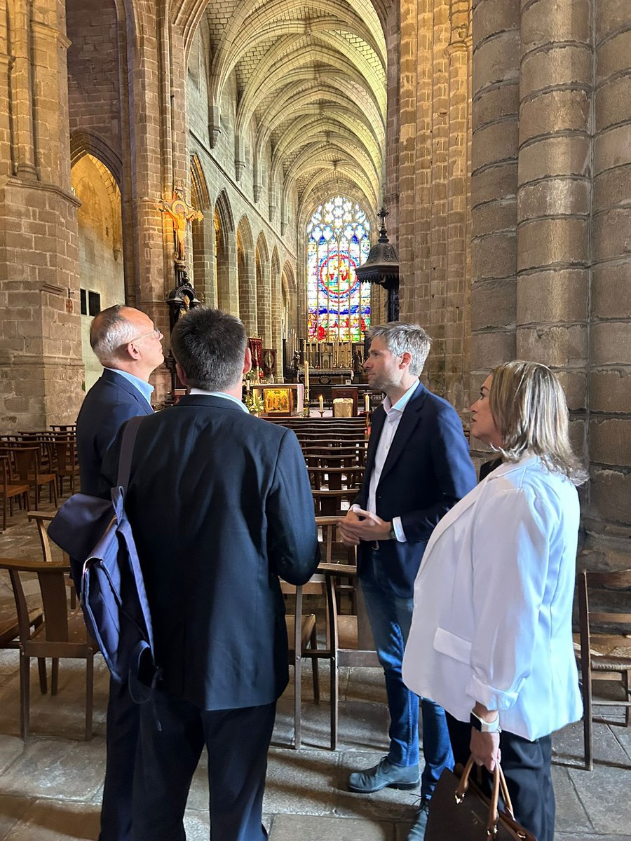 Xavier Fournier 🇨🇵🇪🇺🧂 (@xavierfournier) on Twitter photo 🔵 <a href="/EPhilippe_LH/">Edouard Philippe</a> était en #LoireAtlantique hier, à #Guérande & #Pornic !
Des rencontres, des échanges, des visites sous le soleil ☀️… une journée pour parler des grands défis de notre pays : éducation, justice, écologie, modèle social..
Des enjeux clés pour bâtir l’avenir 🇫🇷🇪🇺 🔵 <a href="/EPhilippe_LH/">Edouard Philippe</a> était en #LoireAtlantique hier, à #Guérande & #Pornic !
Des rencontres, des échanges, des visites sous le soleil ☀️… une journée pour parler des grands défis de notre pays : éducation, justice, écologie, modèle social..
Des enjeux clés pour bâtir l’avenir 🇫🇷🇪🇺