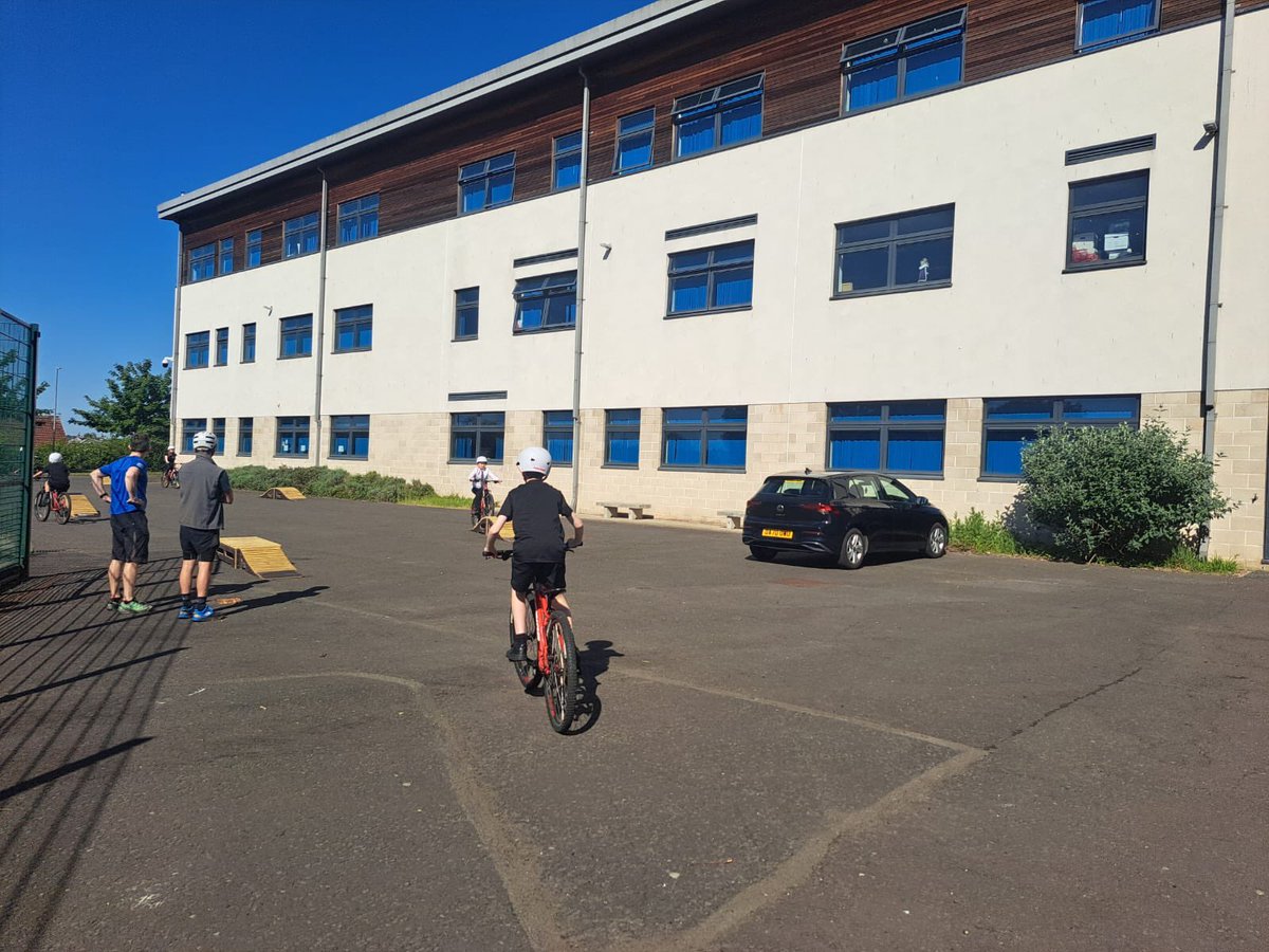 Wonderful to see S1 so engaged with their learning ☀️ #outdoorlearningweek the weather has certainly been on our side! Well done to everyone this week, we hope you have lots of great memories <a href="/stninianshs/">St Ninian's HS</a> <a href="/DavidKillin/">Mr Killin</a>