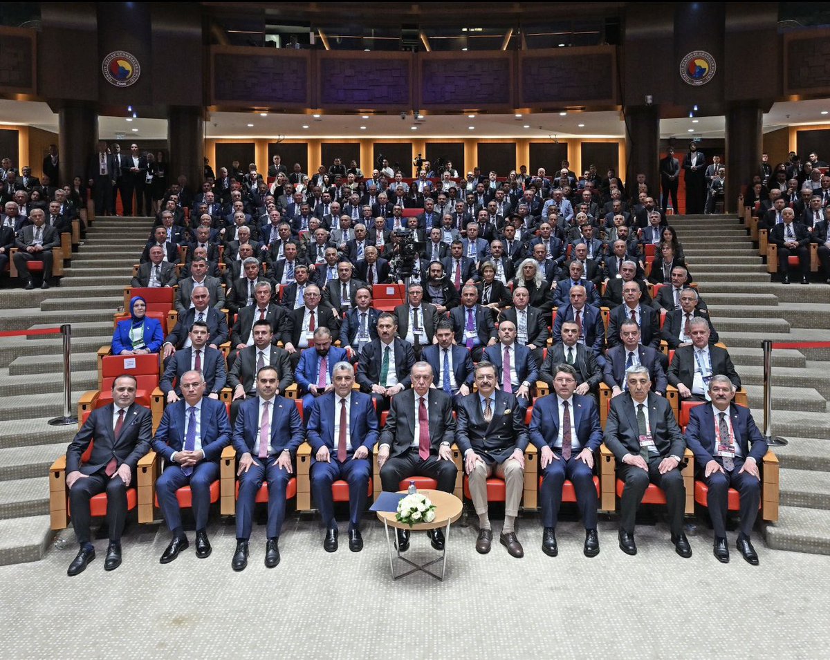 Cumhurbaşkanımız Sayın <a href="/RTErdogan/">Recep Tayyip Erdoğan</a> ‘ın katılımıyla, TOBB Başkanımız Sayın <a href="/RHisarciklioglu/">Rifat Hisarcıklıoğlu</a>’nun ev sahipliğinde düzenlenen 2025 Yılı Hizmet Şeref Belgesi ve Plaket Takdim Töreni’ne katıldık.