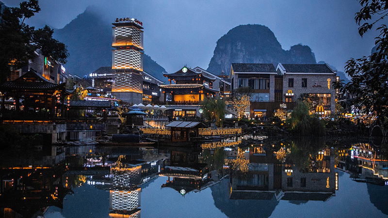 travological's tweet photo. Misty karst mountains, bamboo rafts &amp; ancient rivers. 🛶⛰️
Explore Guilin, China in our latest 501 Must Visit Destinations post.
This isn’t just a place—it’s poetry in motion.
Read here → https://t.co/TY8Pyrct7K

#TravelAsia #Guilin #LiRiver #501Destinations https://t.co/wlUjL21aDv