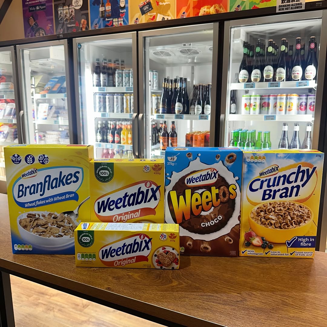 BritishShopTYO's tweet photo. Best way to start the day with a bowl of weetabix !🌾 
In store now!

イギリスで定番の朝ごはん「ウィータビックス」！
全粒小麦でできたシリアルで、牛乳やヨーグルトをかけて食べるのがオススメ。食物繊維たっぷりでヘルシー！
店頭にて販売中！ https://t.co/1fGFfh4zUk
