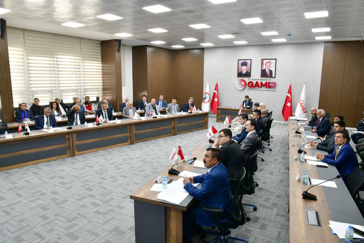 📍Kırşehir

Hayvanları Koruma Kurulu Toplantısı, GAMER Toplantı Salonunda Valimiz <a href="/DemiryurekSefa/">Murat Sefa Demiryürek</a> başkanlığında, kurul üyelerinin katılımıyla yapıldı.
<a href="/TC_icisleri/">T.C. İçişleri Bakanlığı</a>