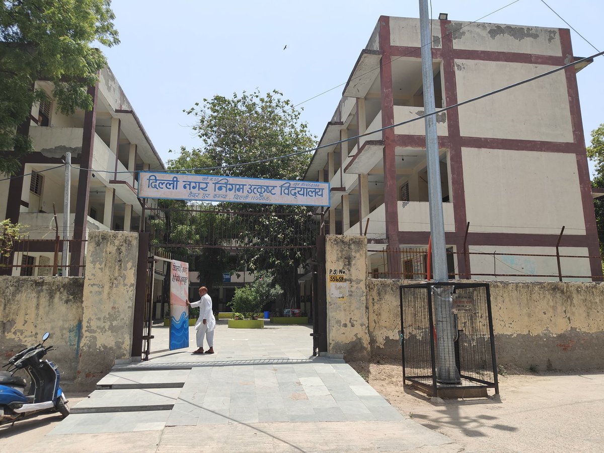 निरीक्षण के दौरान साफ सफाई व्यवस्था को लेकर संबंधित निगम अधिकारियों को भी ज़रूरी दिशा निर्देश दिए गए।