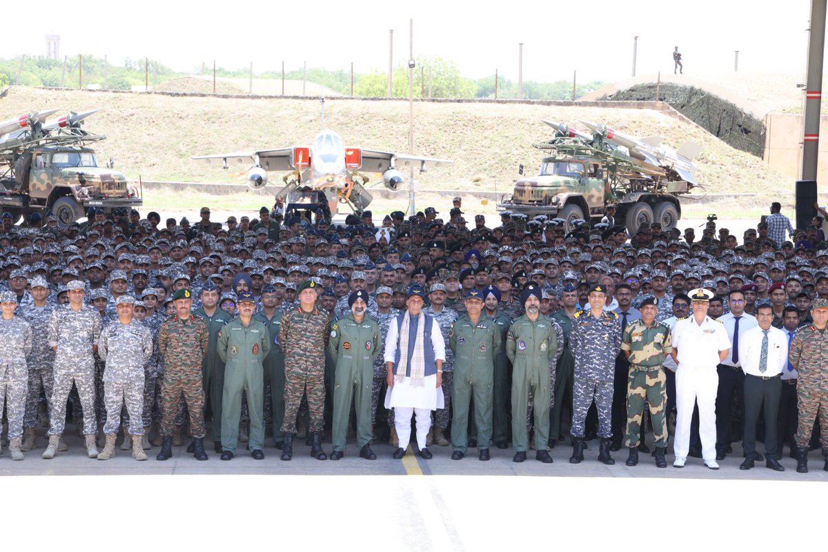 RakshaSamachar's tweet photo. #Jaguar se lekar #Pechora 🇮🇳 https://t.co/G9xULgcxaJ