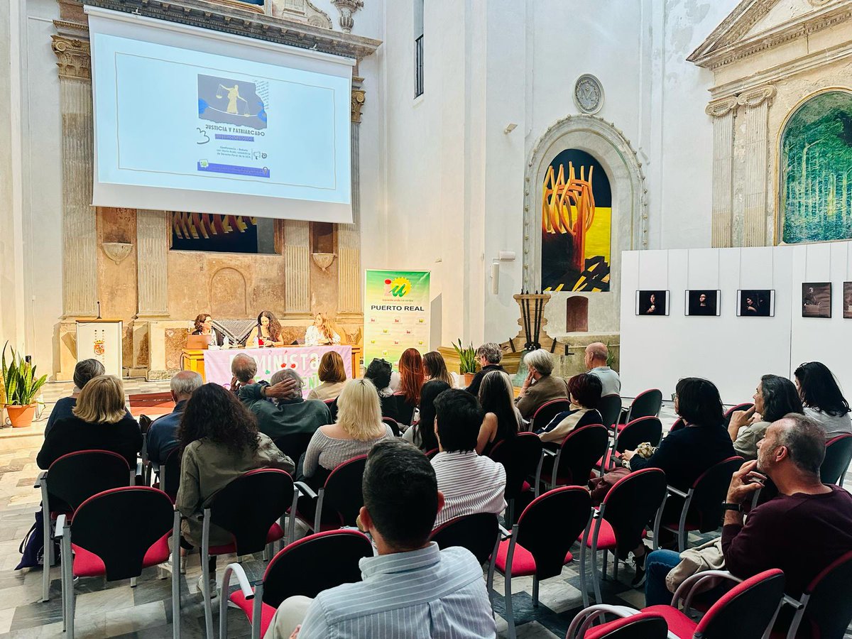 Ayer participamos en la interesante charla sobre Justicia y Patriarcado, organizada por las compañeras de IU Puerto Real. La catedrática de Derecho Penal <a href="/MariaAcale/">María Acale</a> abordó cómo violencia machista y patriarcal van entrando en el Código Penal para proteger a las víctimas.