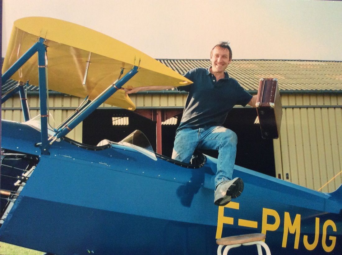 Aged 25, Michel Pallier fell in love via a magazine advert... He ordered plans for a Hatz CB1 biplane and his life changed forever! His hand built plane took 13k hours and 22 years to complete. Read his story: buff.ly/P72psn2 
#airsports #aviation #biplane
@aeroclubfrance