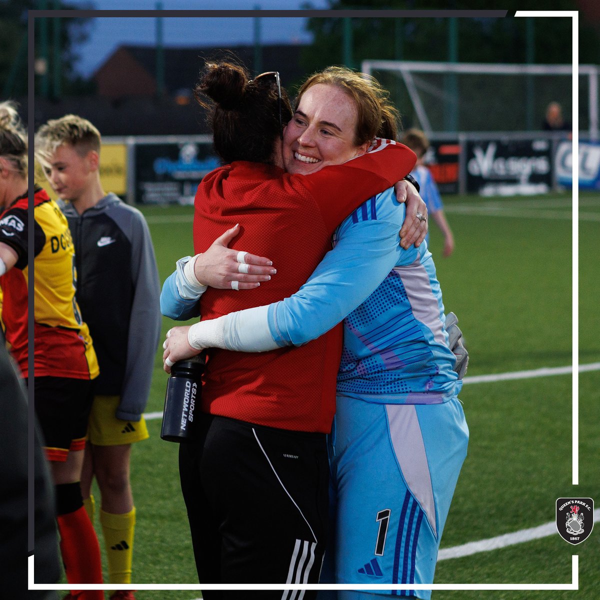 It was a night of drama and emotion between <a href="/ThistleWFC/">Partick Thistle Women's FC</a> and <a href="/QueensParkWFC/">Queen's Park FC - Women</a>  at Petershill Park on Wednesday night.  Last senior game for two players <a href="/laurenmcgregor9/">Lauren McGregor</a>  and <a href="/claredoc91/">c l a r e ✨</a>  📷 now on my website➡️ tinyurl.com/y3xd7zvf