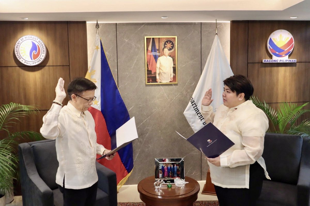 News5PH's tweet image. Pormal nang nanumpa si Patricia Yvonne Caunan bilang bagong administrator ng Overseas Workers Welfare Administration #OWWA ngayong Biyernes, May 16.

Pinangunahan ni #DMW Sec. Hans Leo Cacdac ang oathtaking. #News5

📸: DMW