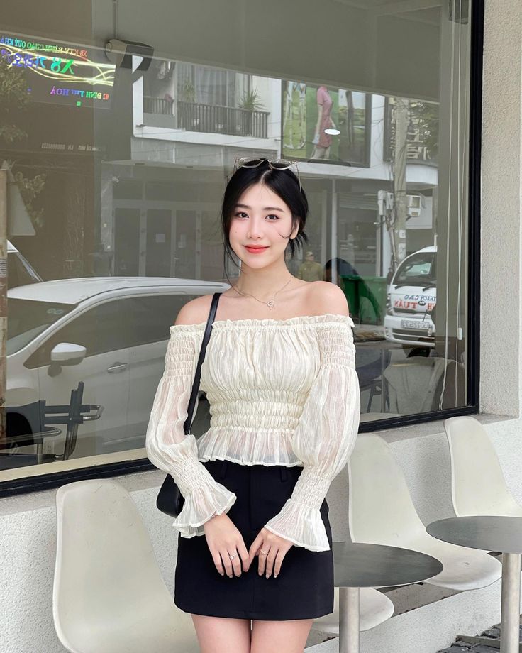 LennyC42191's tweet image. &quot;Chill vibes and city lights ✨ #SimpleAndChic&quot;