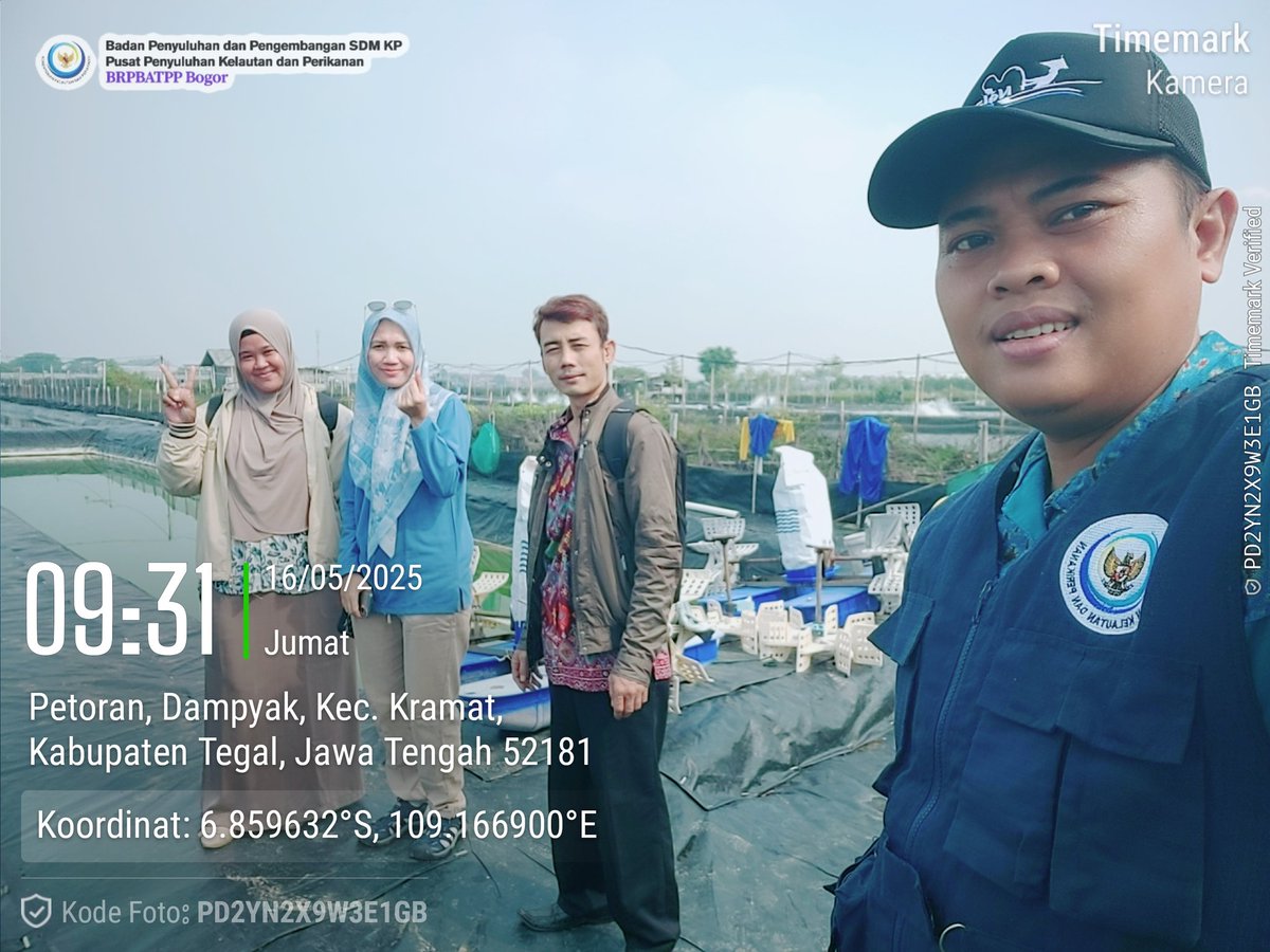 sugi_tanto's tweet photo. Jumat (16/05/25) Sugi H Luhkan Kab Tegal, Anjangsana pembudidaya udang vaname bpk Budi terkait Sosialisasi NIB bagi karyawannya di ds Dampyak Kec Kramat. #GiatLuhkanSatminkalBogor #luhlapor @brpbatpp_bogor @pusluh_bppsdm @sisilaintegal @PemkabTegal #dampyak https://t.co/EcMGx6G3gv