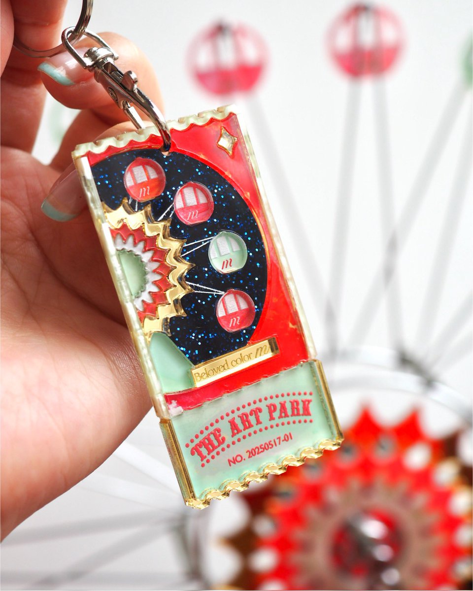 belovedcolor_m's tweet photo. NEW✧
夜の遊園地をキーチェーンにしました🎡 https://t.co/SRRf2wEzME