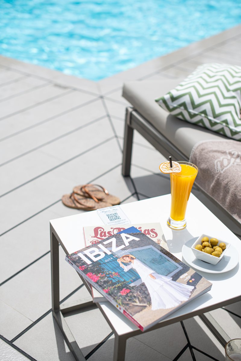 🇬🇧 Good weather is starting to arrive on the island, and it’s the perfect time to enjoy our pool, which offers every comfort: sun loungers, VIP area, cocktails, and a pool bar.

migjornibiza.com

#migjornibiza #hotelibiza #turismoibiza #iloveibiza #ibiza #ibiza2025