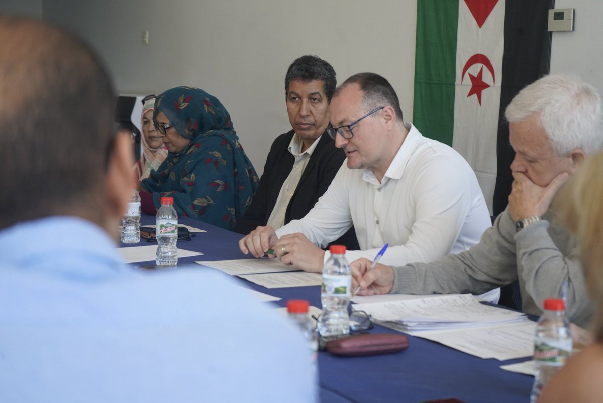 Se inaugura en Vilanova i la Geltrú la Conferencia de Instituciones Solidarias con el Pueblo Saharaui! Se explora el papel clave de los municipios hermanados en la defensa a la autodeterminación, la cooperación humanitaria y fortalecer el municipalismo como vínculo entre pueblos.