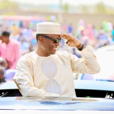 Succès Masra, ancien Premier ministre de transition et président du parti d’opposition Les Transformateurs, a été arrêté ce vendredi 16 mai 2025 à son domicile de N’Djamena par les forces de sécurité tchadiennes sur ordre de Mahamat Deby