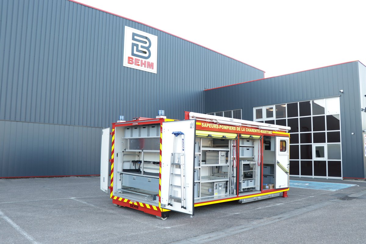 Cellule mobile d'intervention face aux Risques NRBCE.

Nous remercions @sdis17 pour leur confiance.

Berce amovible sélectionnée par <a href="/ugap/">UGAP</a>  Incendie &amp; Secours

#sdis17 #pompiers #nrbce #secours #intervention