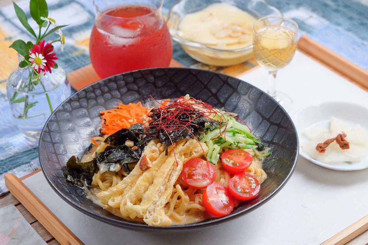rengetsutei's tweet photo. 悩みます🤔
夏でも全素蕃茄牛肉麵食べたいって言われてるけど、夏の金柑胡麻冷麺も出さなきゃ、両方作ったら私は大変ですが🥴皆んな様の為に今年の夏どっちも出しましょうか🫡💪

イーティン https://t.co/OS7e68TV9I
