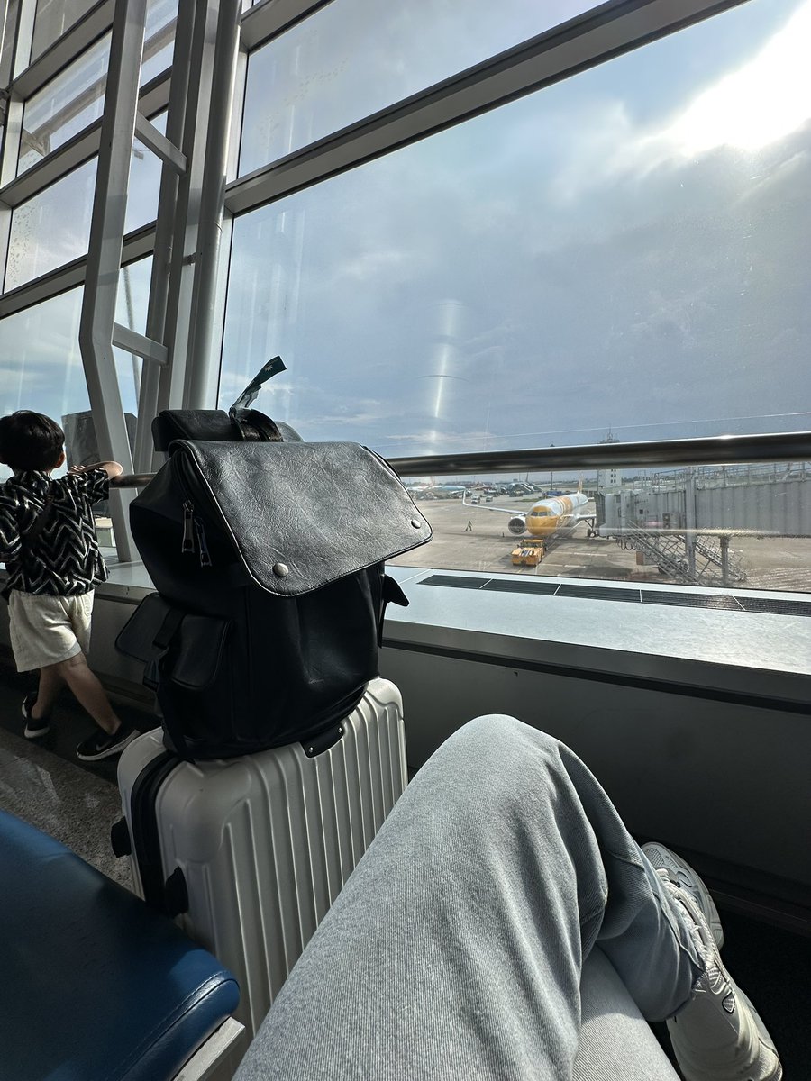 Minxxi7's tweet image. Flying with a happy heart, finally #DonGo in one frame 
#DonBelle is shaking emz