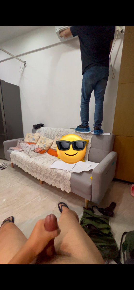 热乎的空调师傅面前暴露打飞机。
有没有人跟我来暴露做爱？
下次想当着师傅的面操骚逼。
#暴露 #同志据点