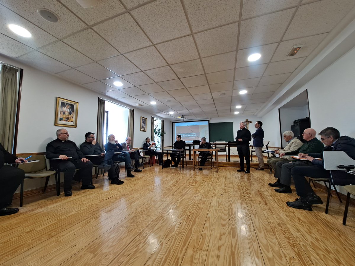 Desde <a href="/ECOnomistaVAlor/">Economistas Valladolid, Palencia y Zamora</a> participamos en la Comisión de Sostenimiento de <a href="/archiValladolid/">Archidiócesis de Valladolid</a> ofreciendo una ponencia sobre asuntos tributarios y fiscalidad para los diferentes arciprestazgos.