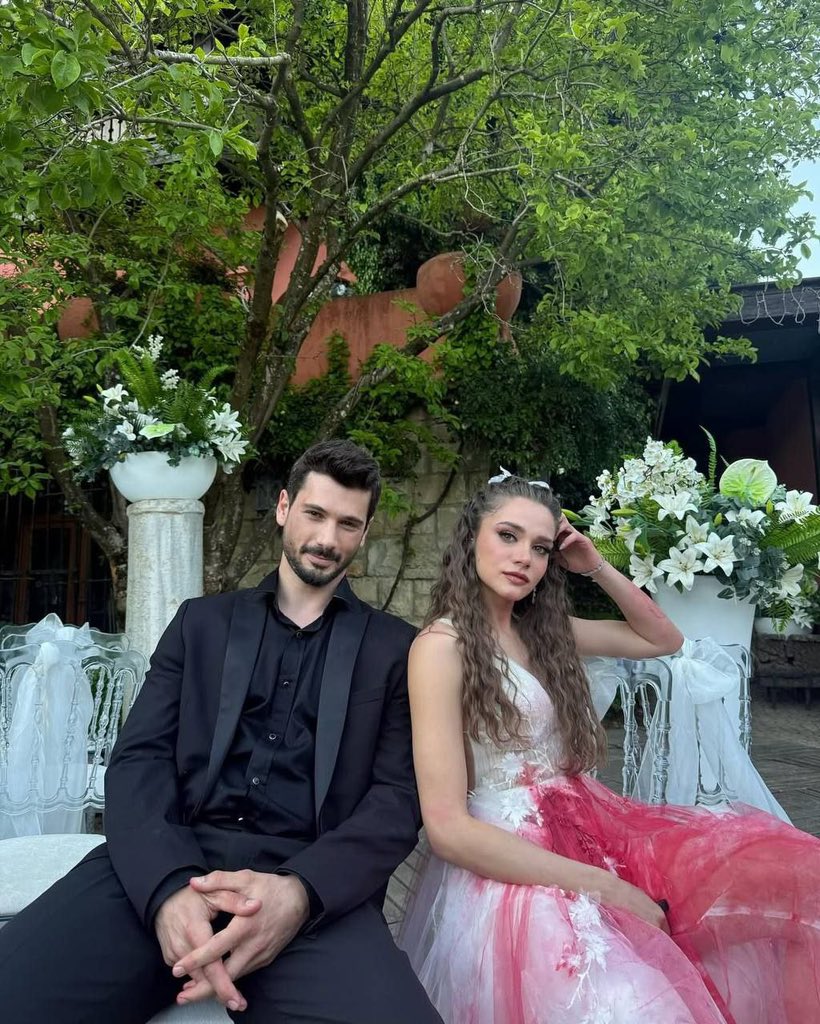 iyi ki siz HalZey 
Siz cok ama cok seviyorum🤍
Umarım sizi tekrar partner olarak görürüz ve bu kez kıymetinizi çok daha iyi bilirler.

#MirayDaner #DenizCanAktaş  #HudutsuzSevda #HalZey 
<a href="/miraay_daneer/">MirayDaner</a> <a href="/1aktdeniz/">Deniz Can Aktaş</a>