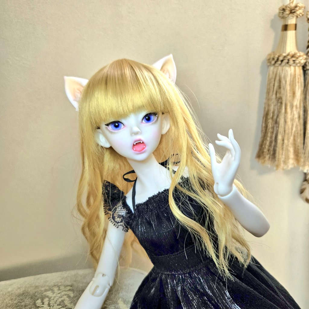 asagiyorukadoll's tweet photo. ようやくミアちゃんに、ボディを用意できた😭💕

Bonbon Galaxy様のボディは華奢で、造形が美しいです🥰

キャンペーン中だったので激安でしたが、可動すごいし、大満足🩷
評判が良かっただけあります👍️

服も新しいのを買ってあげました。私のイメージはこんな感じでした！
#ACATBO https://t.co/wfqrWeu6wE