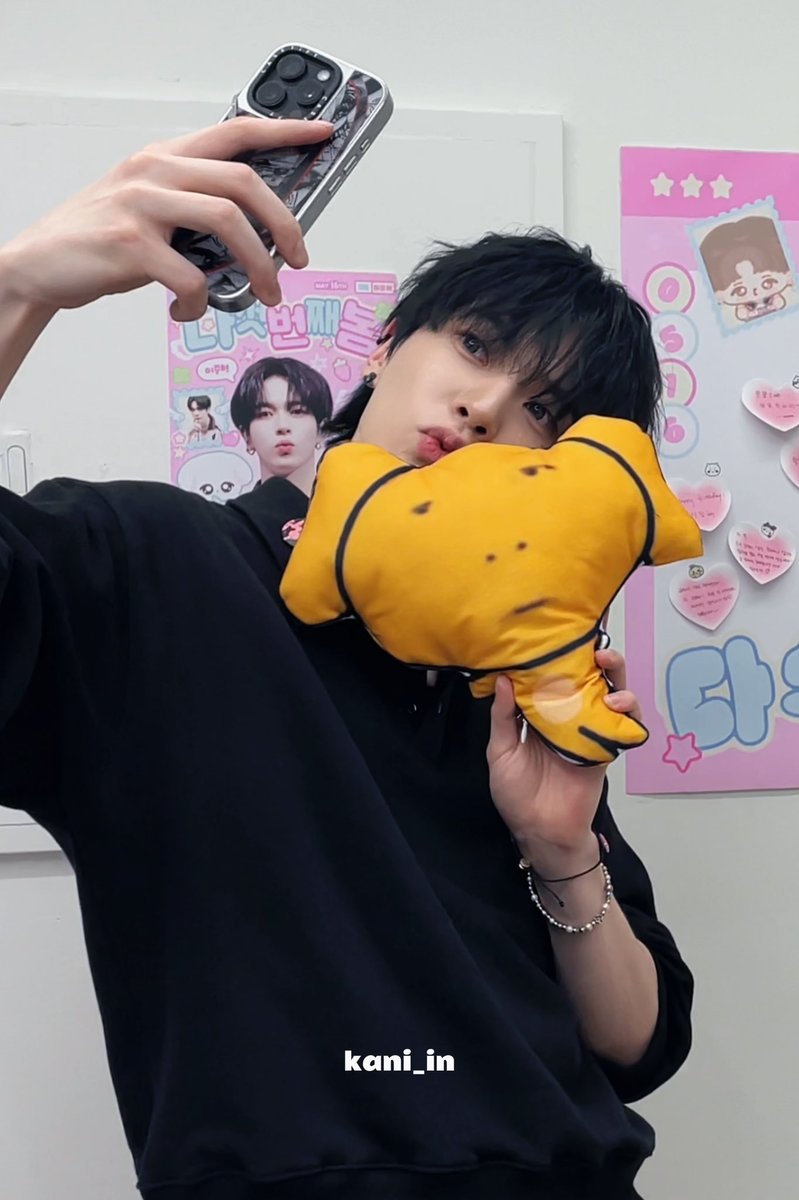 kani_in2's tweet image. 귀여워 ㅋㅋㅋ

#LEEJUNHYUK #이준혁 #李埈赫 
#POLARIX #폴라릭스