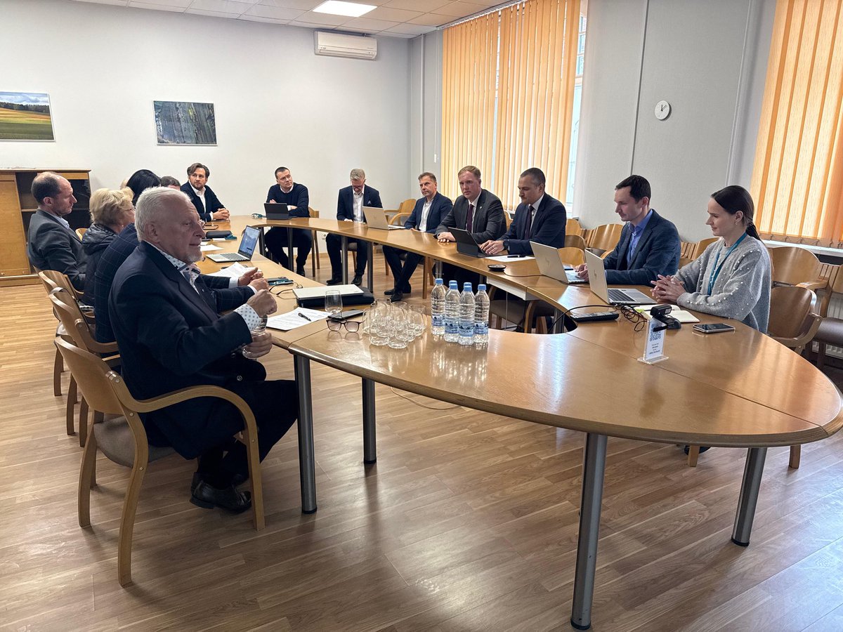 Lai panāktu pārtikas preču cenu samazināšanu, sarunas ar nozari intensīvi jau notiek vairāku mēnešu garumā. Šodien sēdāmies pie diskusiju galda noslēdzošo reizi, lai vienotos par memorandu vai tomēr atgriežamies pie likuma