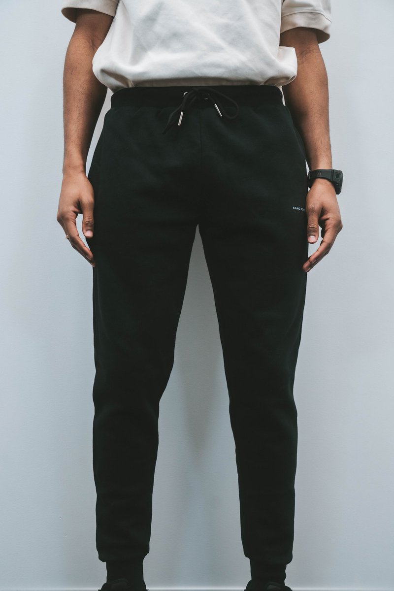 kangfore_sn's tweet photo. 🔥 Nouveau chez Kangforé : le jogging qui allie style, confort et identité.
Dispo maintenant – stock limité.
📩 DM pour commander.
#Kangfore #Streetwear #AfroStyle https://t.co/itupCrFX60
