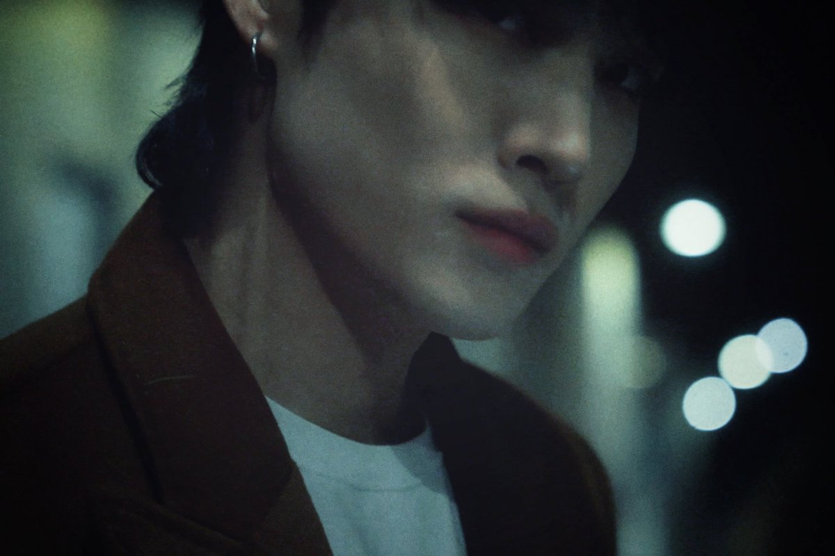 coconutverbena's tweet photo. 🌙✨️🌃 

#JAYB #제이비 @jaybnow_hr https://t.co/dWgn3ZYbBk