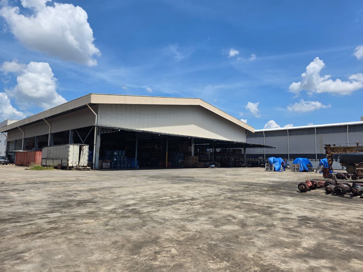 Jeffrey_Elham's tweet photo. “You don’t need 10 properties. You just need one that prints money.”

Warehouse for sale – Indera Mahkota 14, Kuantan
72,215 sqft | RM11M | Strategic industrial location
Power move for logistics or long-term investors.
DM for info. Serious buyers only.
#JEProperty #RealEstateMalaysia #KuantanProperty