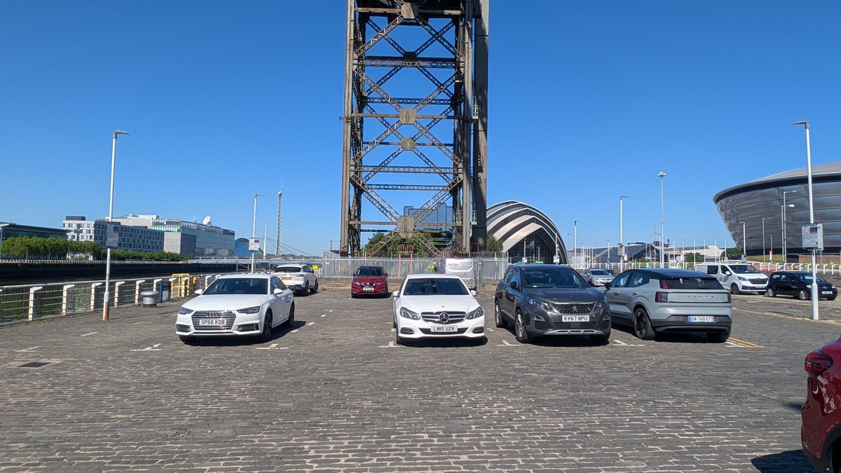 ReplacetheM8's tweet image. This is Glasgow's equivalent of the Eiffel Tower. But its setting is a tangle of tarmac and car parks. It's just weird...