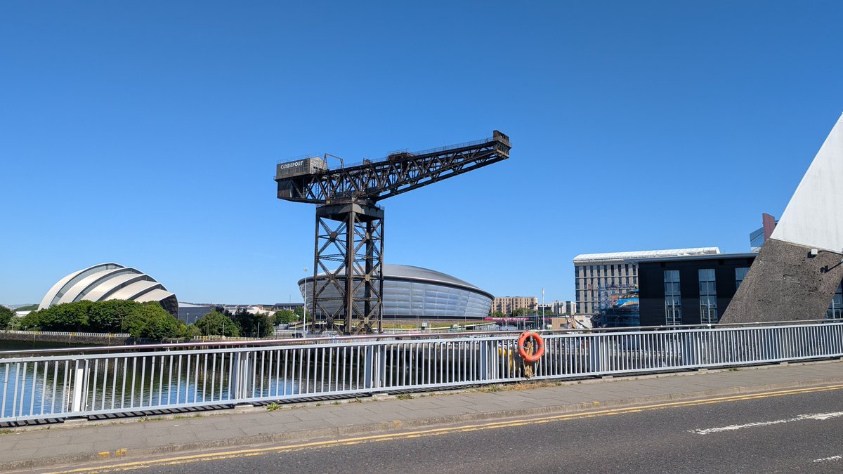 ReplacetheM8's tweet image. This is Glasgow's equivalent of the Eiffel Tower. But its setting is a tangle of tarmac and car parks. It's just weird...