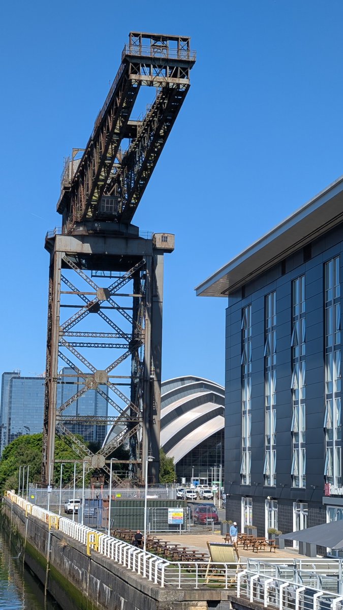 ReplacetheM8's tweet image. This is the front and setting for 3 of Glasgow's modern icon buildings... But it looks like the front of an out of town retail park.
Is there a plan? Is there a vision? Because this is a bit embarrassing.
@GlasgowHydro @SECGlasgow