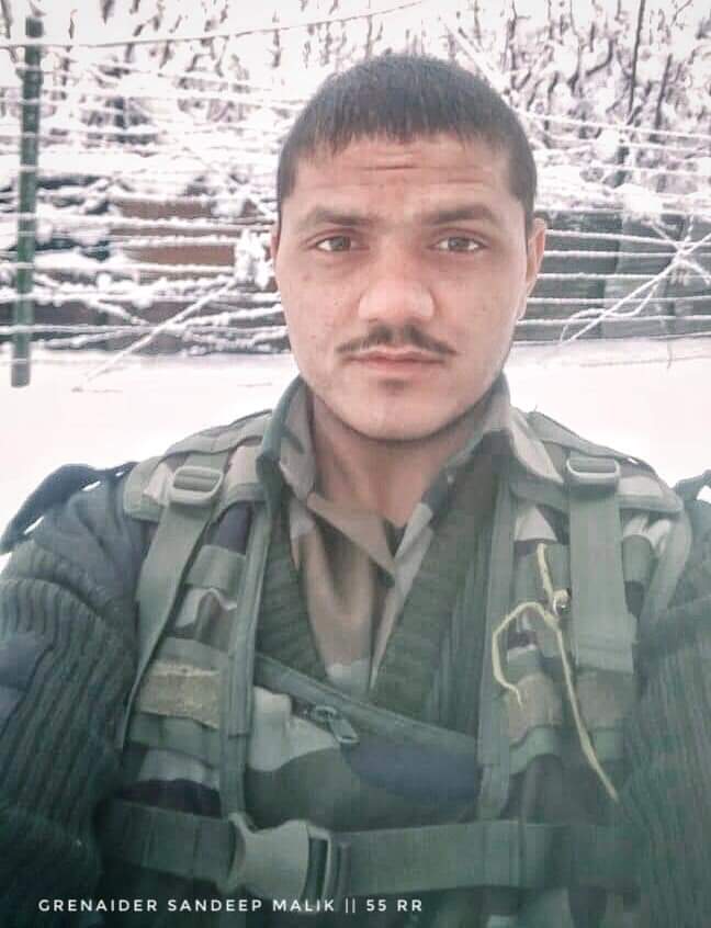 Join me in paying homage to

GRENADIER SANDEEP MALIK 
55 RR - 24 GRENADIERS #IndianArmy

on his #BalidanDiwas today. 
Grenadier Sandeep Malik was immortalized fighting terrorists at Pulwama in Kashmir in 2019.

#FreedomisnotFree few pay #CostofWar.