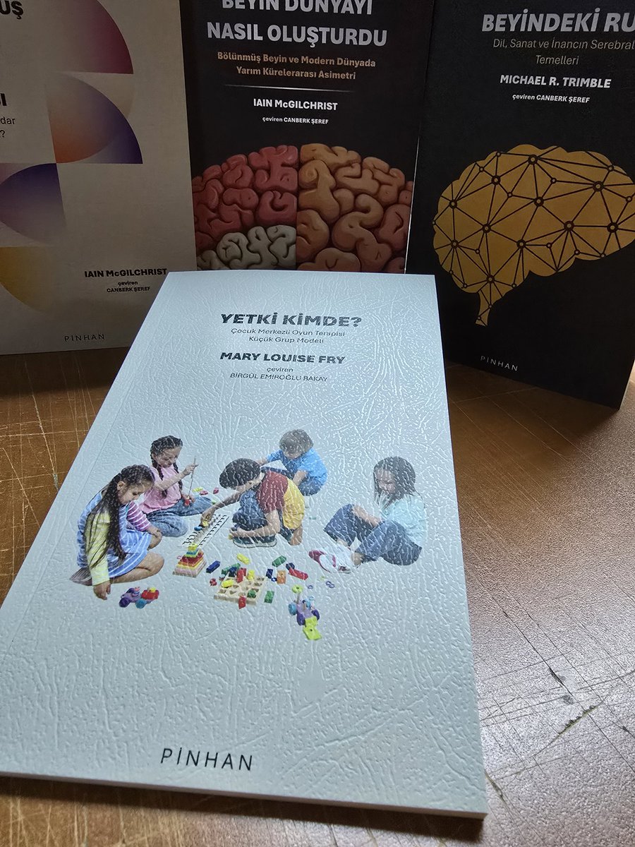 2025 yılının 5. psikoloji kitabı da yayımlandı. Yetki Kimde? Çocuk Mer­kez­li Oyun Te­ra­pi­si Küçük Grup Mo­de­li kli­nik or­tam­da ve özel­lik­le de okul­lar­da ÇMOT grup uy­gu­la­ma­la­rı­nın nasıl ya­pı­la­bi­le­ce­ği üze­ri­ne yol göstermek için ha­zır­lan­mış bir kitap.