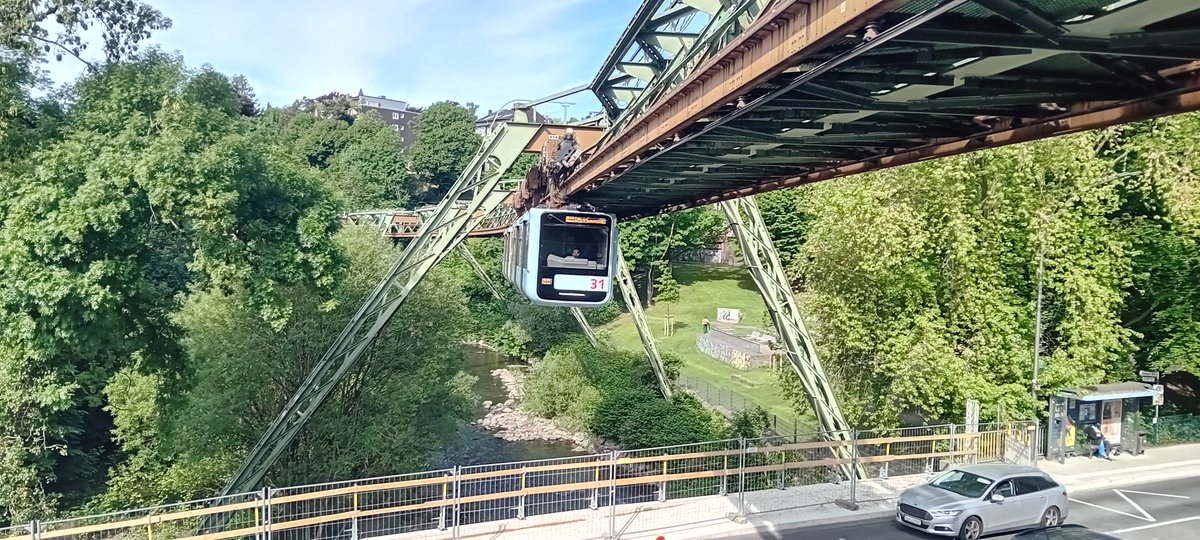 afpma01's tweet image. 🚀 Cap sur l'Allemagne pour nos Bac Pro !
cinq apprentis de 2e année Bac Pro ont décollé direction Wuppertal, en Rhénanie-du-Nord-Westphalie 🇩🇪 pour 3 semaines de mobilité en entreprise industrielle.
🌍  #Apprentissage #FormationIndustrielle #BacPro #ExpériencePro #AFPMA